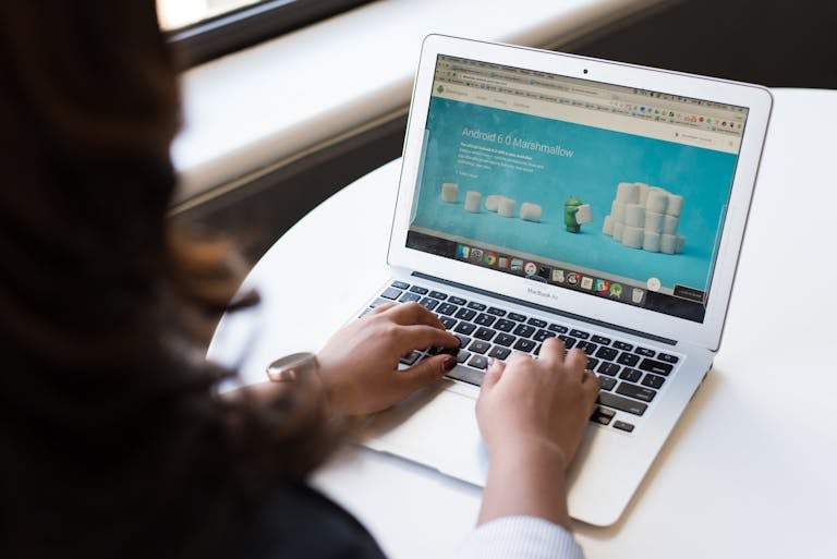 De l'Expérience utilisateur UX/UI au Webdesign : apprenez à concevoir des interfaces intuitives et esthétiques, de l'UX/UI au webdesign complet